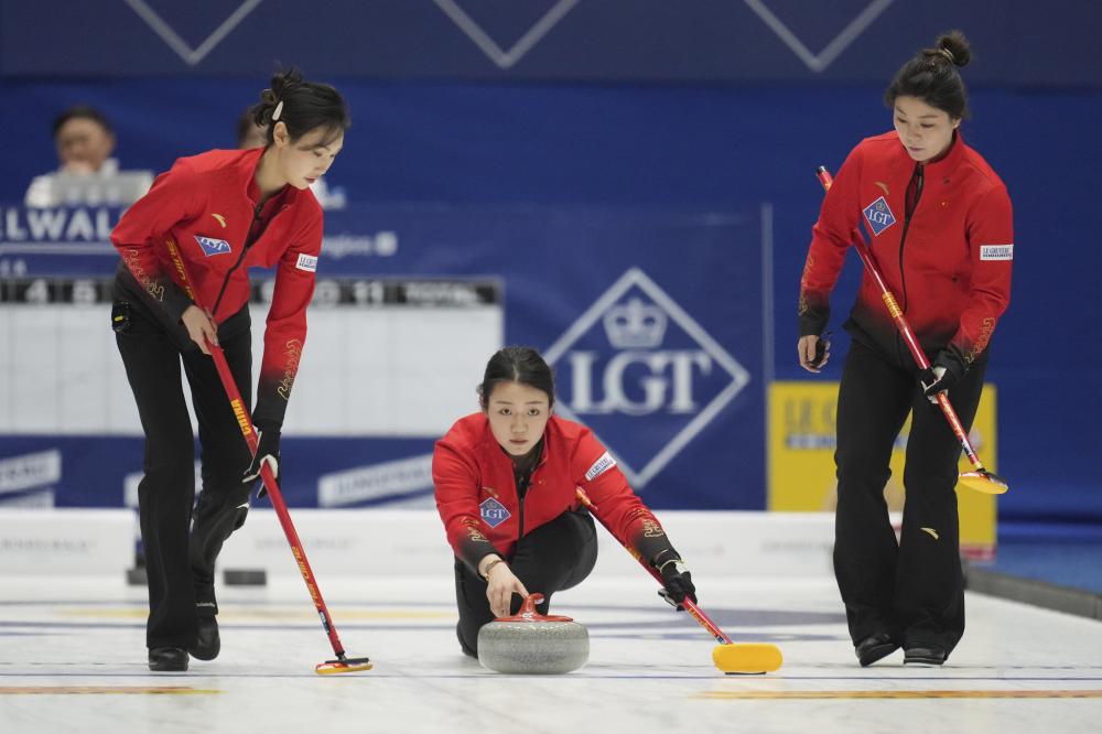 兰德尔26+8爱德华兹单节20分 森林狼击退活塞稳居西部第七 冲突7人遭驱逐‌.